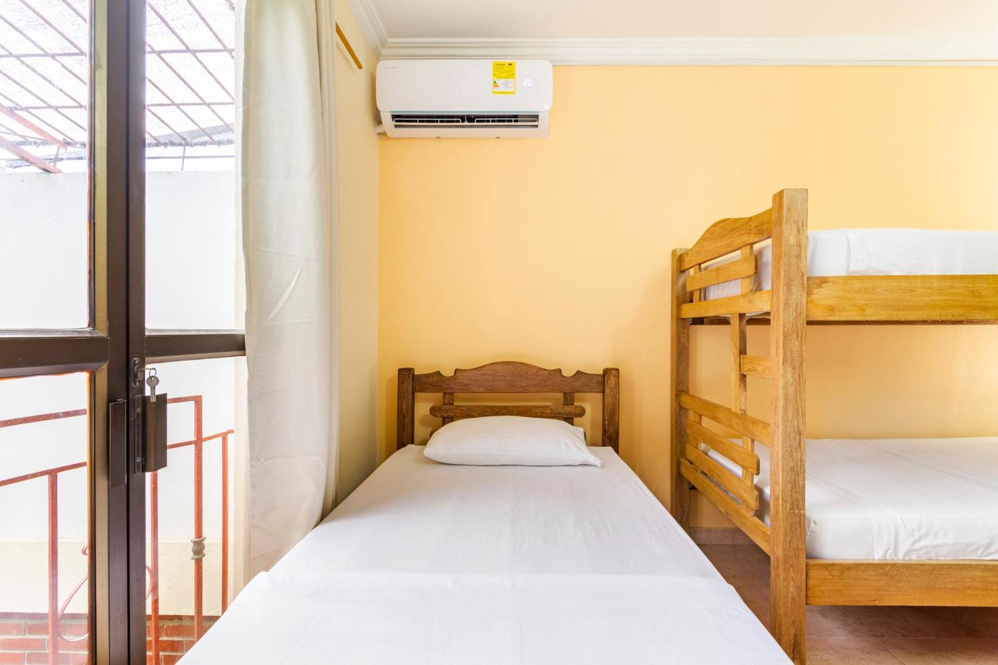 Hostal Cartagonova - Habitaciones Privadas Y Amplias Cerca A Zonas Turisticas Cartagena Екстериор снимка
