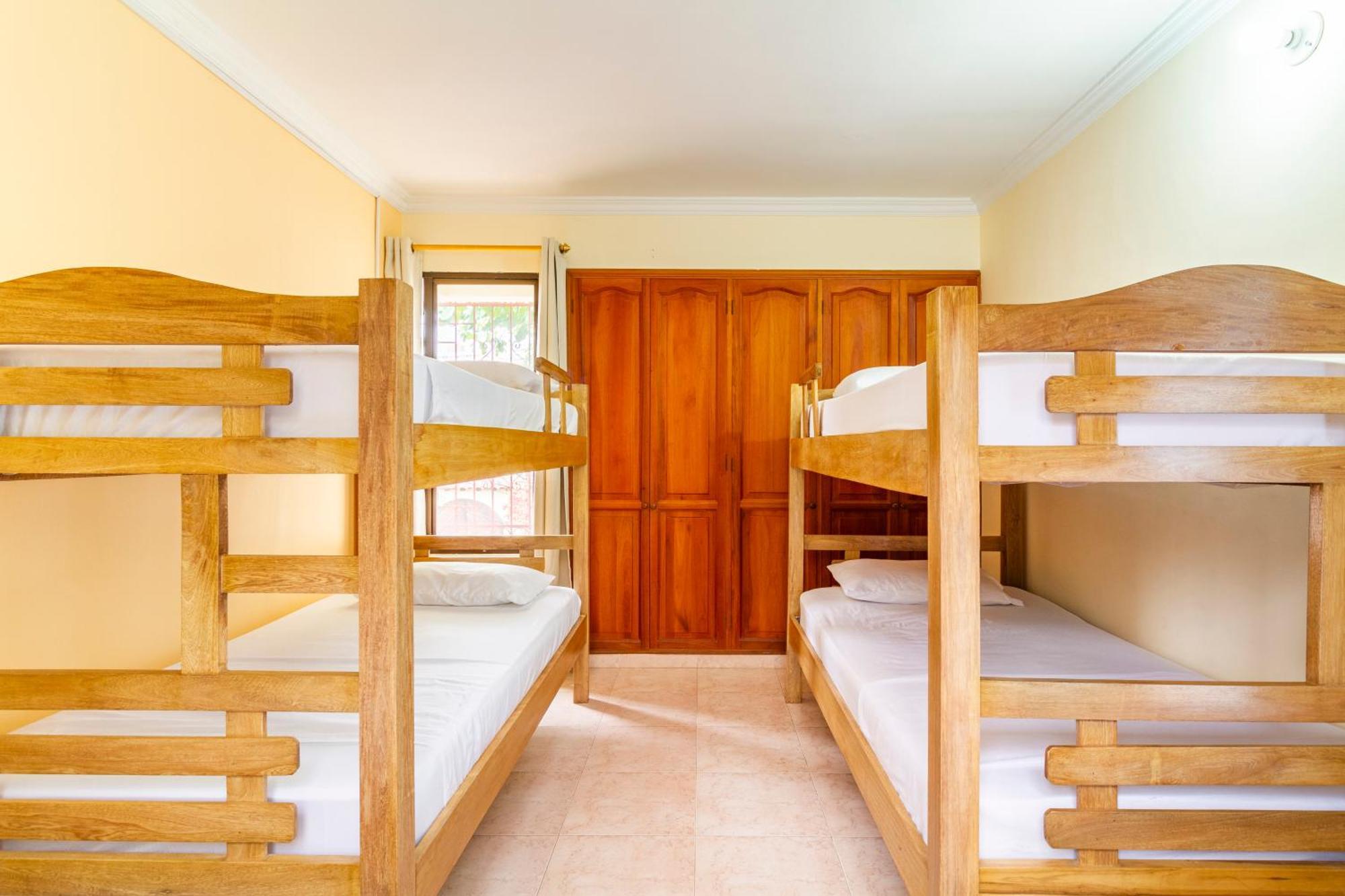 Hostal Cartagonova - Habitaciones Privadas Y Amplias Cerca A Zonas Turisticas Cartagena Екстериор снимка