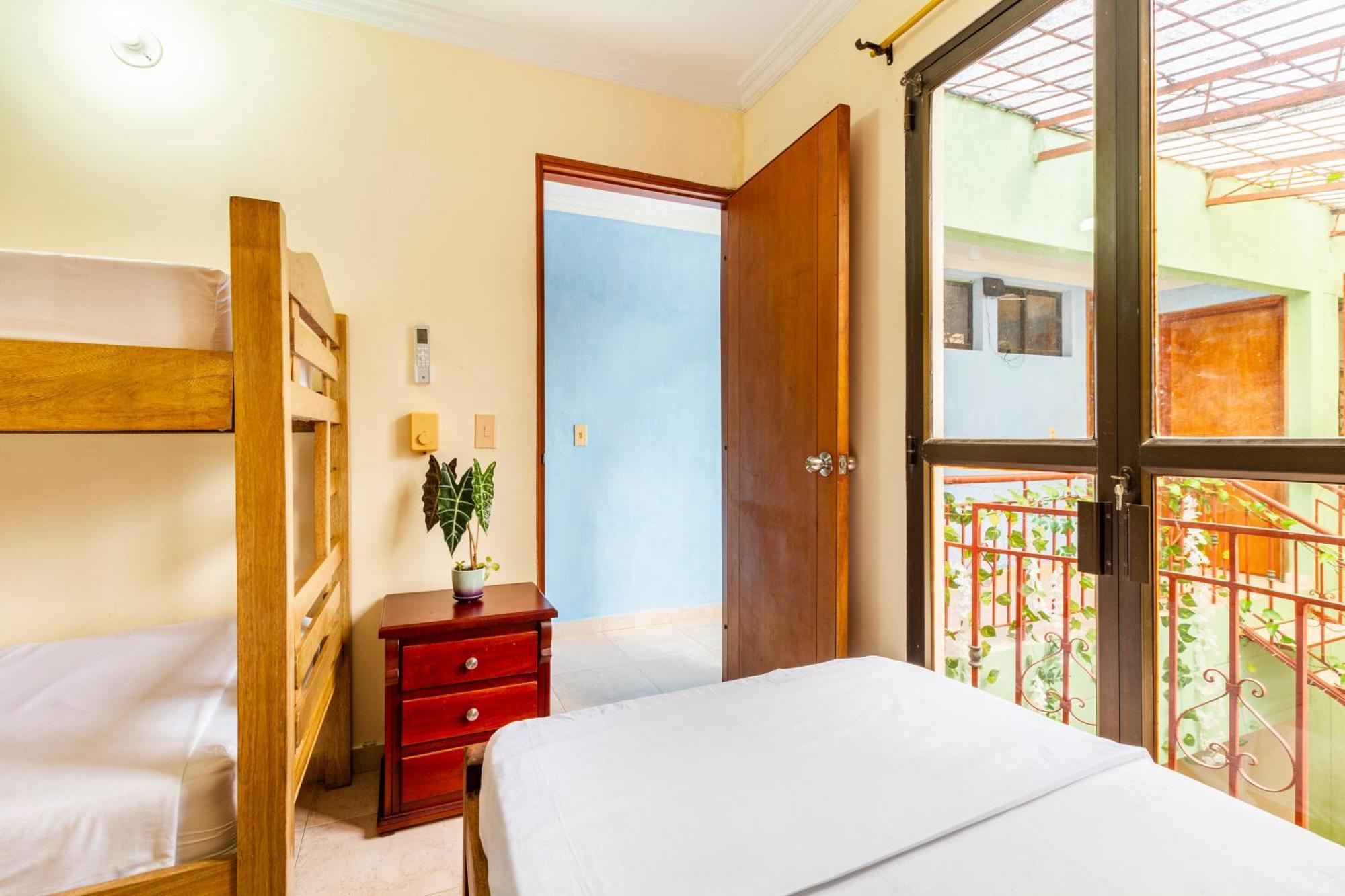 Hostal Cartagonova - Habitaciones Privadas Y Amplias Cerca A Zonas Turisticas Cartagena Екстериор снимка