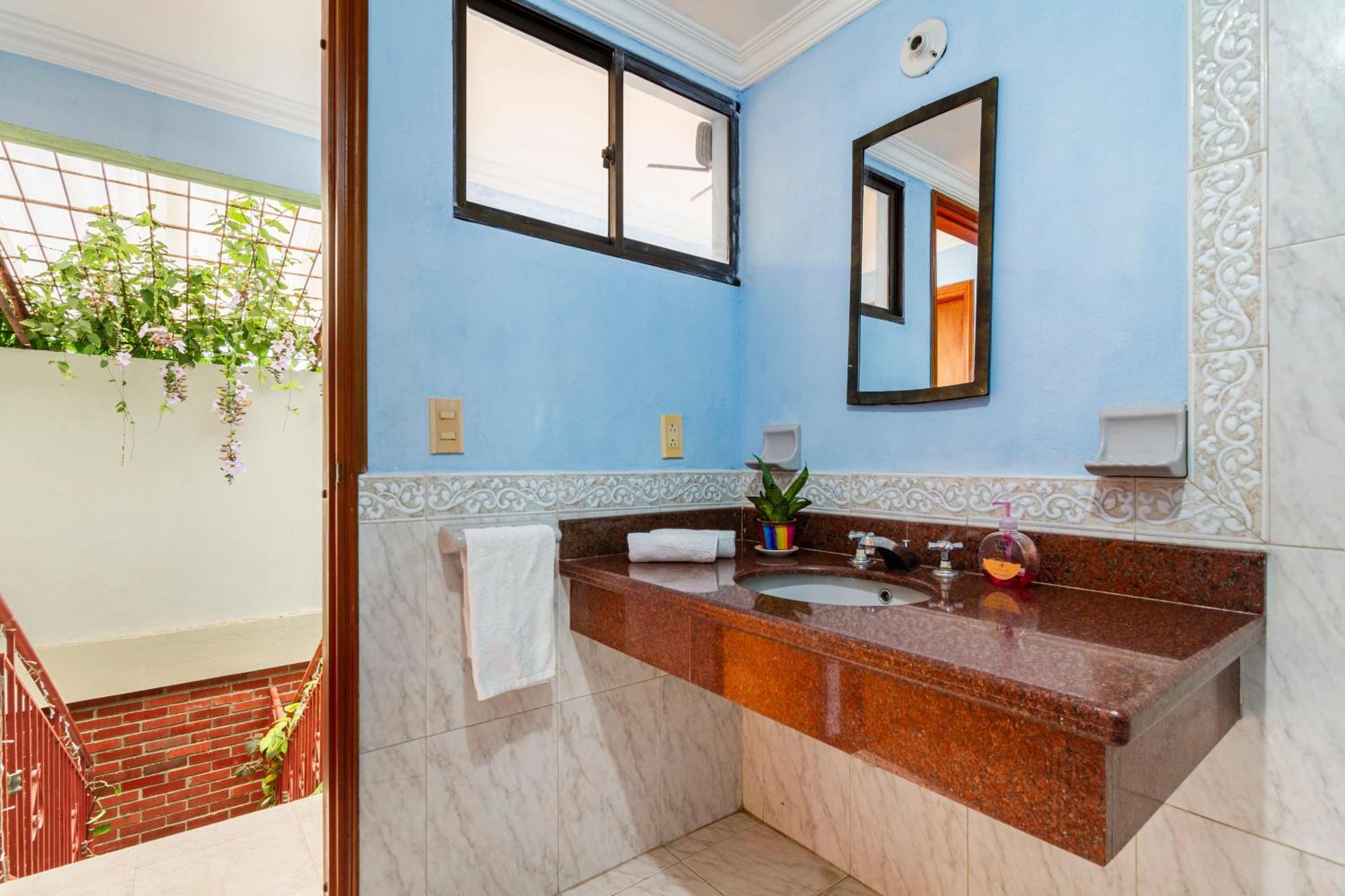 Hostal Cartagonova - Habitaciones Privadas Y Amplias Cerca A Zonas Turisticas Cartagena Екстериор снимка