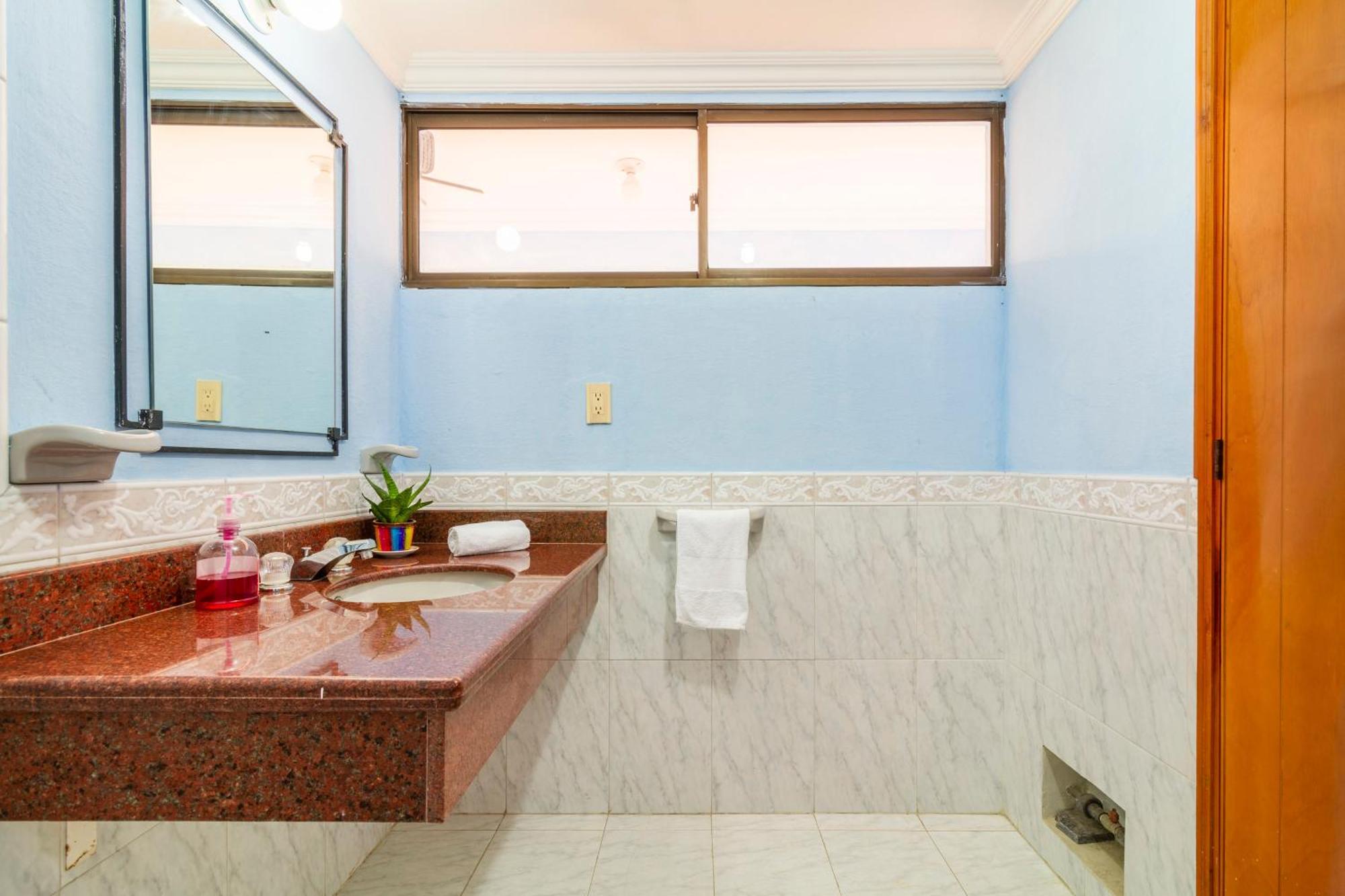 Hostal Cartagonova - Habitaciones Privadas Y Amplias Cerca A Zonas Turisticas Cartagena Екстериор снимка